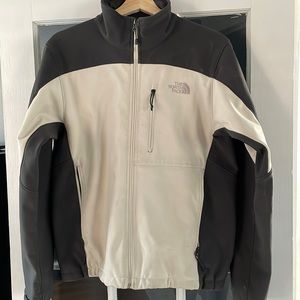 Mens North Face jacket. Size small